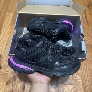 Size 9 
Never Used
Track All Black Led
Send Offers